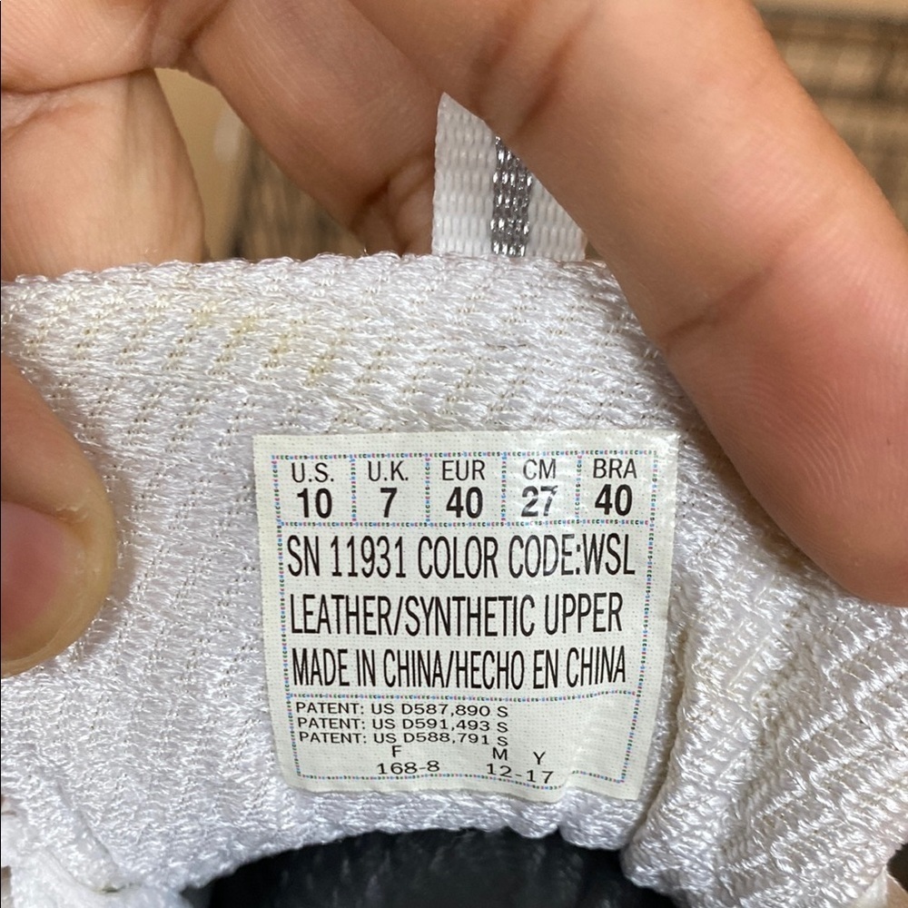 Skechers D’Lites White Cream Silver Sneakers - Picture 16 of 16